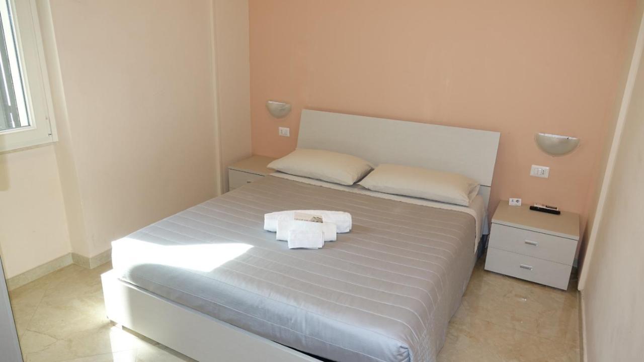 Cairoli Exclusive Rooms & Suite Brindisi Exterior foto