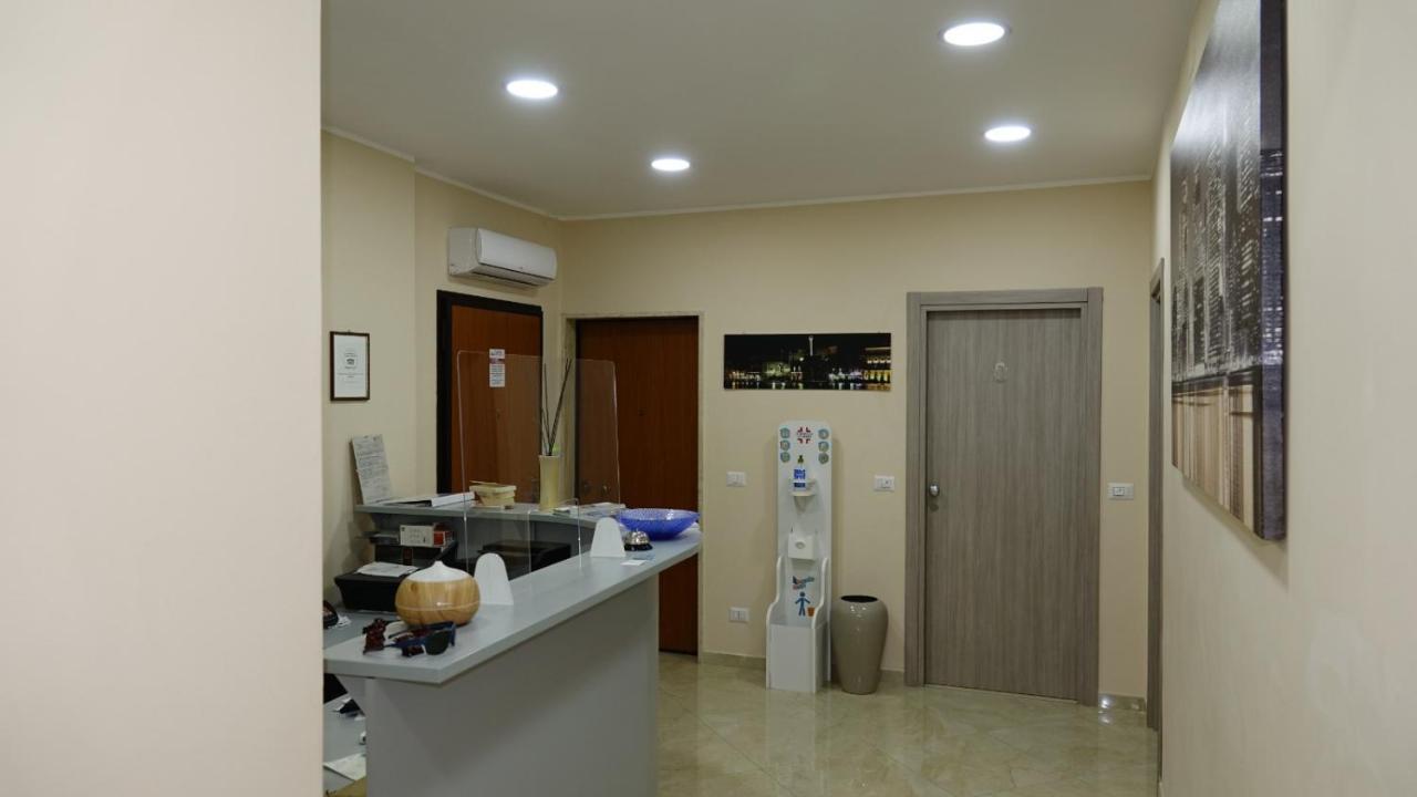 Cairoli Exclusive Rooms & Suite Brindisi Exterior foto