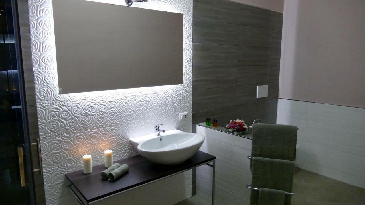 Cairoli Exclusive Rooms & Suite Brindisi Exterior foto