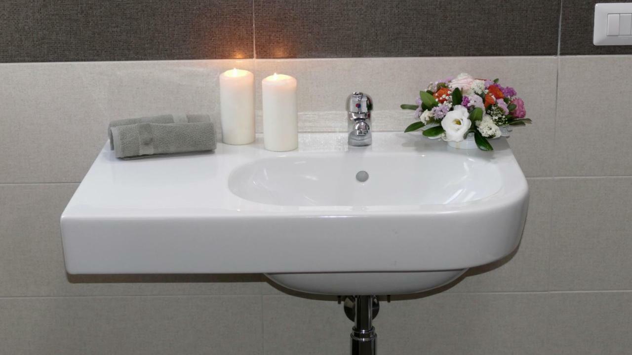 Cairoli Exclusive Rooms & Suite Brindisi Exterior foto