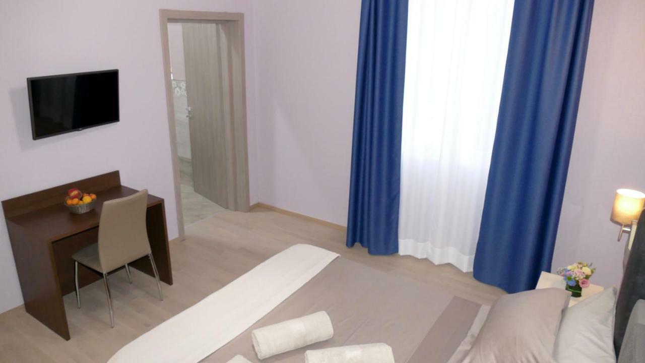 Cairoli Exclusive Rooms & Suite Brindisi Exterior foto