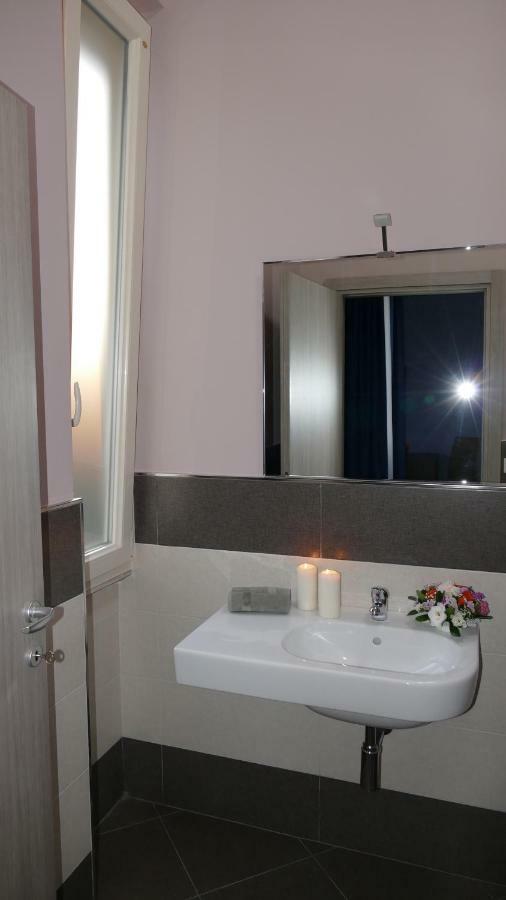 Cairoli Exclusive Rooms & Suite Brindisi Exterior foto